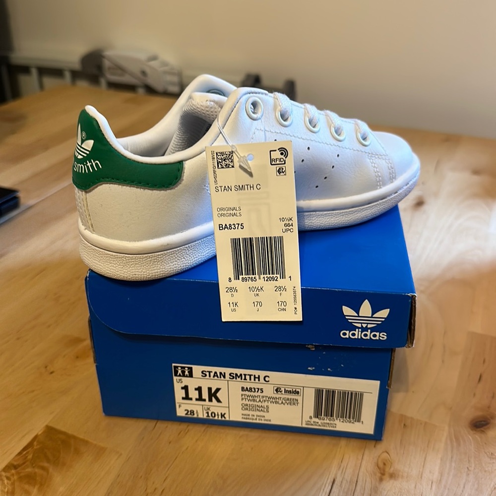 NEW Adidas Kids Stan smith size 11